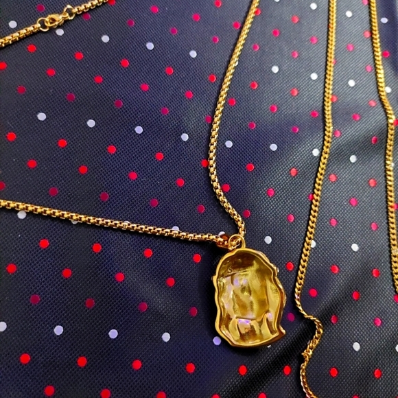 18K Gold Plated Jesus Pendant Necklace With Crystals - Picture 4 of 7